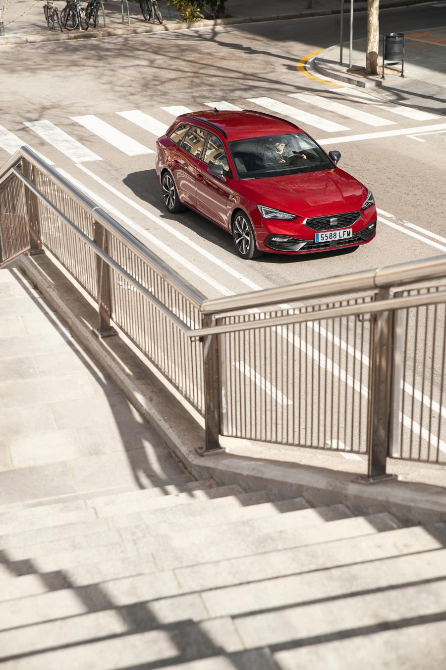 Seat Leon Sportstourer FR 2020 года  (WW) (фото 29 из 29)